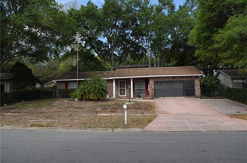 1st image of 290 Edgewood Dr