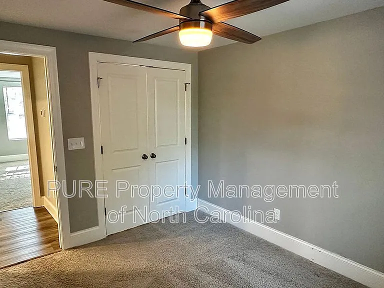 708 Union St S — Photo 53