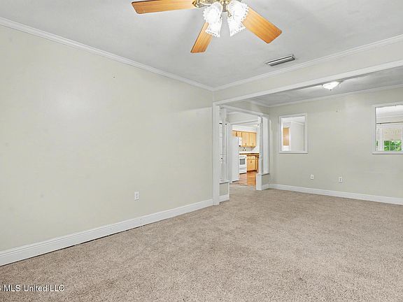 4th image of 4800 Forrest St