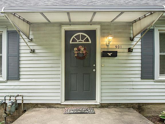 2nd image of 901 Ellen Dr