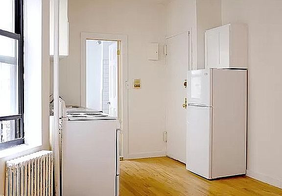 2nd image of 409 W 48th St #4SE