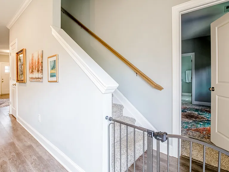 628 Bella Ct — Photo 52
