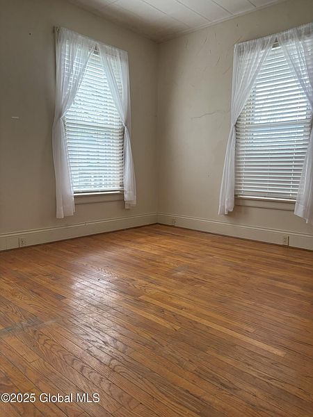 5th image of 10 Hamilton Street