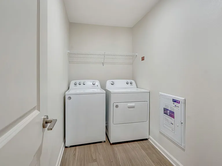 Summerdale Apartments — Photo 7
