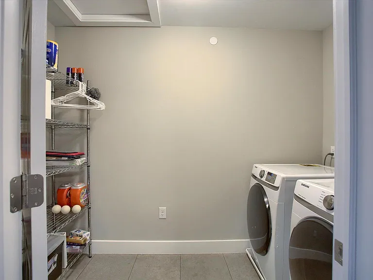 1747 Shady Ln — Photo 18