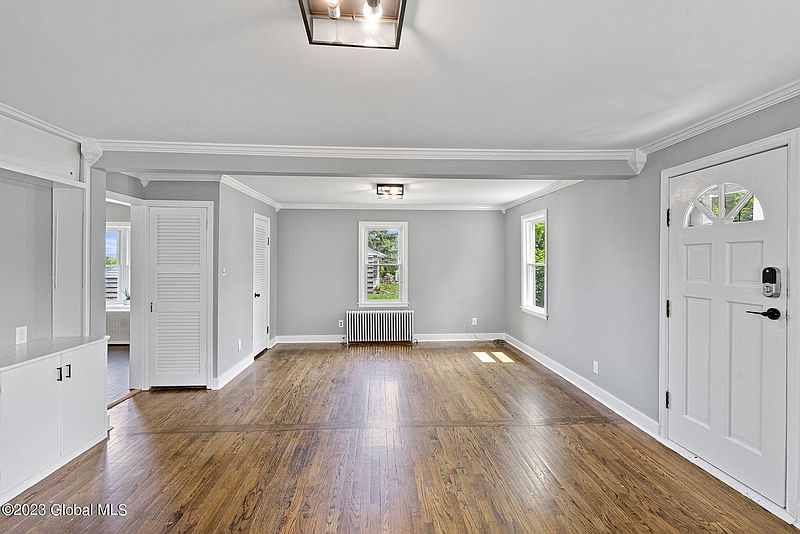 5th image of 16 Moxley St Street
