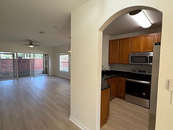 3rd image of 13507 Daniels Landing Cir