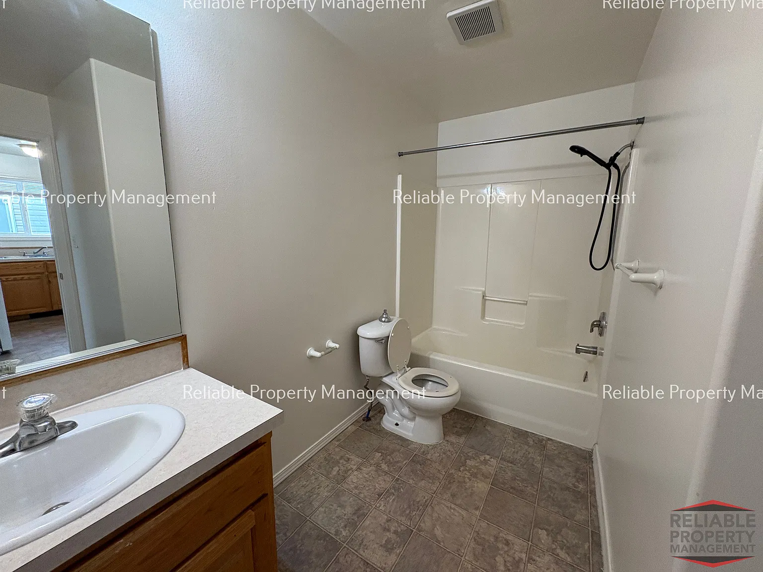 2 bed, $1,020 — Photo 3
