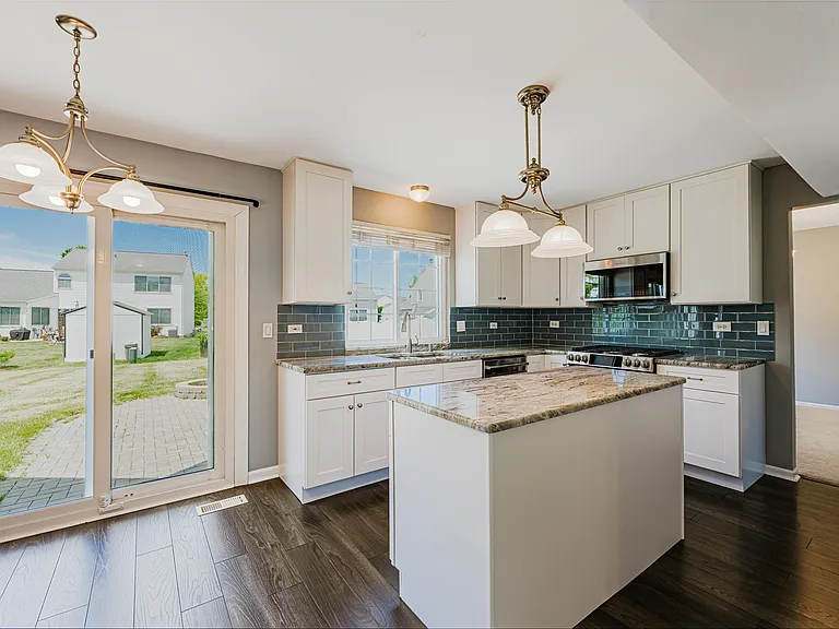 1371 E Braymore Cir — Photo 9