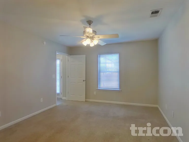 226 Blazer Dr — Photo 8