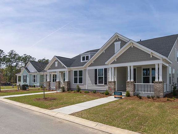 1064 Longwood Bluffs Circle