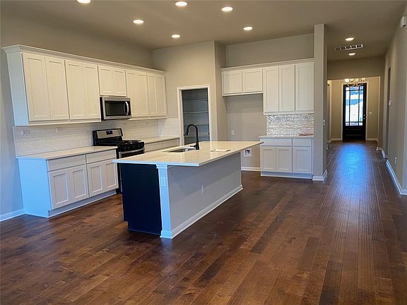 4th image of 117 White Sage Ln