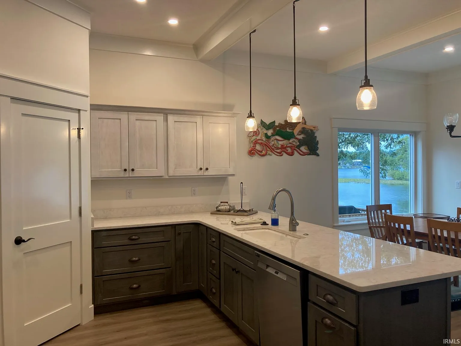 3 bed, 3.0 bath, 2855 sqft, $2,200 — Photo 4