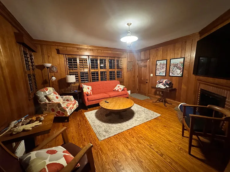 906 Crescent Cir — Photo 34