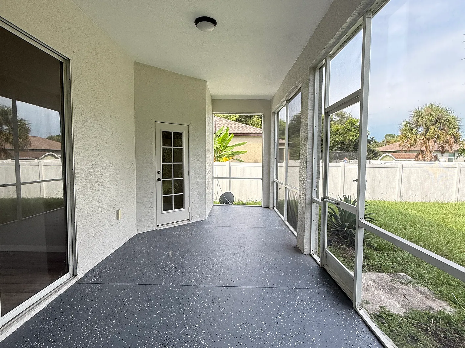4 bed, 2127 sqft, $2,225 — Photo 4