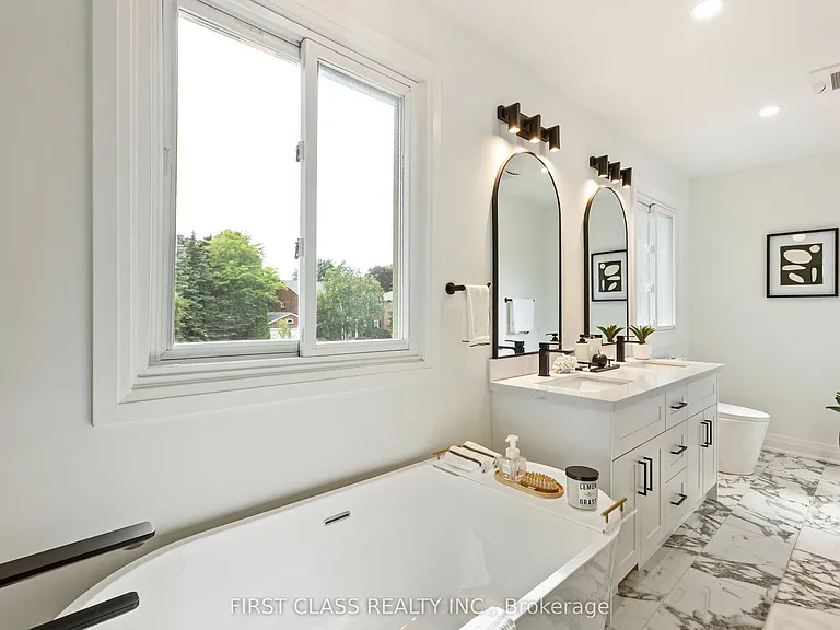 679 Village Pkwy — Photo 24