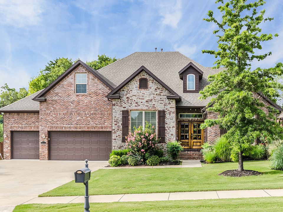 1st image of 2820 E Picasso Pl