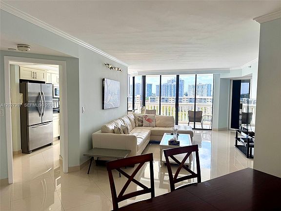 2nd image of 1000 Island Blvd #710