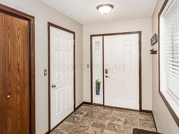 3rd image of 1138 44th Ave W