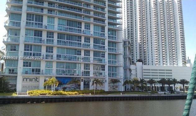 2nd image of 92 SW 3rd St #2606