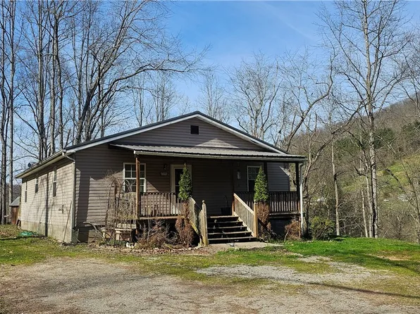 70 Strawberry Ln, Burnsville, WV 26335