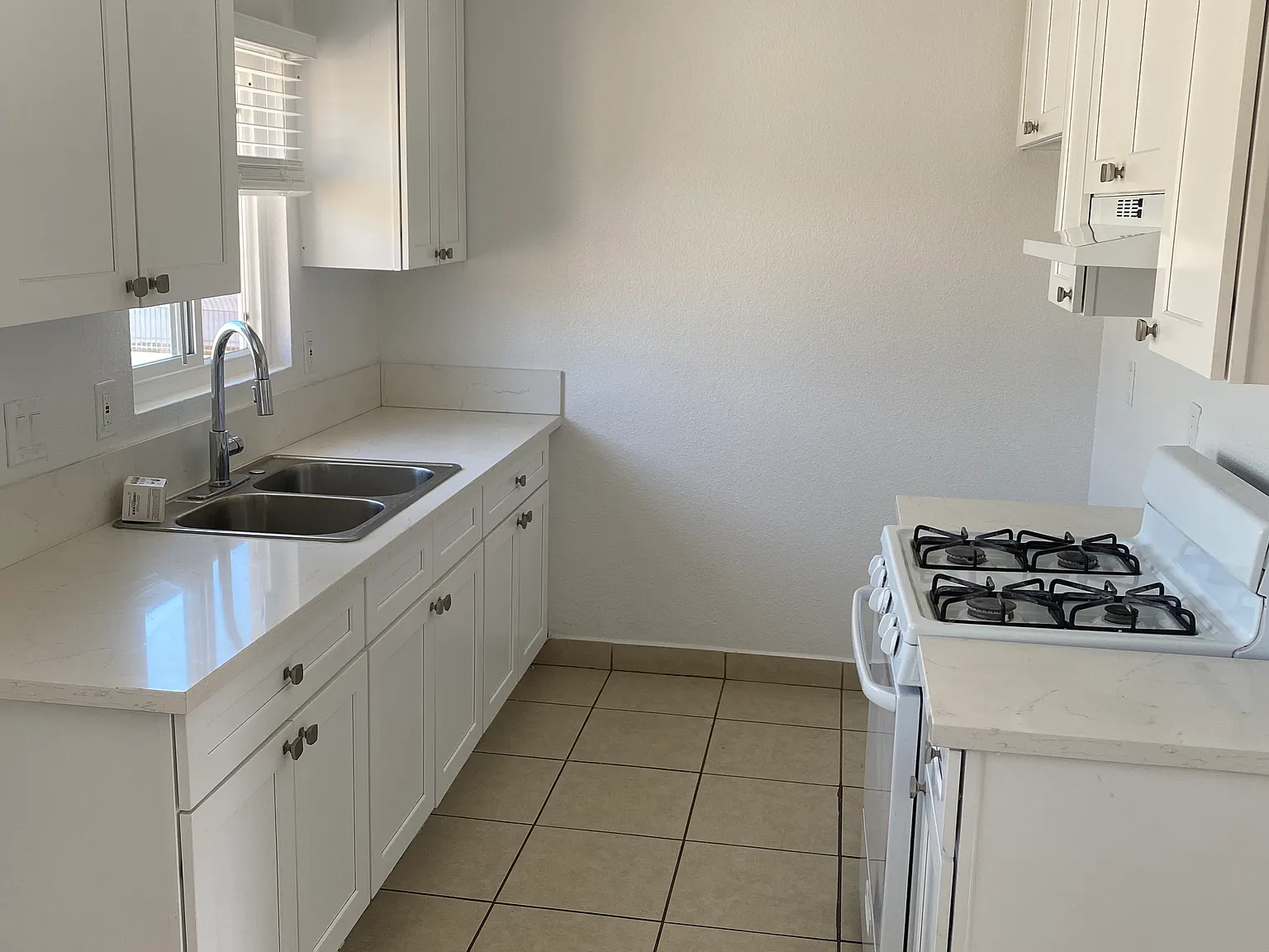 15236 Nordhoff — Photo 2