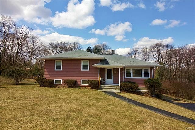 1st image of 37 Deer Run Ct