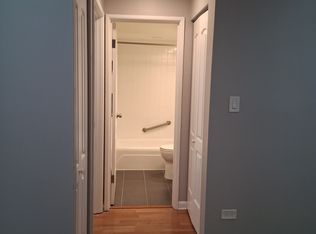 Cambridge, Chicago, IL 60657