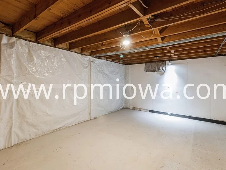 215 NW Arlan Dr — Photo 10