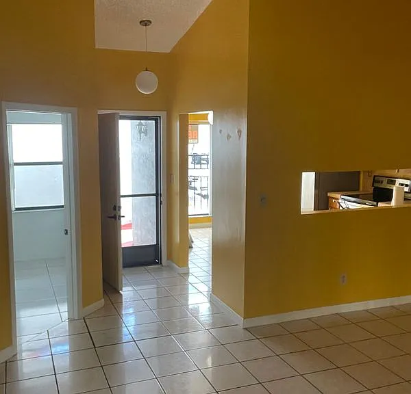 1703 San Remo Cir — Photo 10