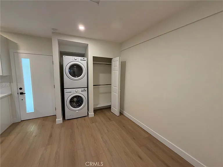 7818 Amestoy Ave #1/2 — Photo 6