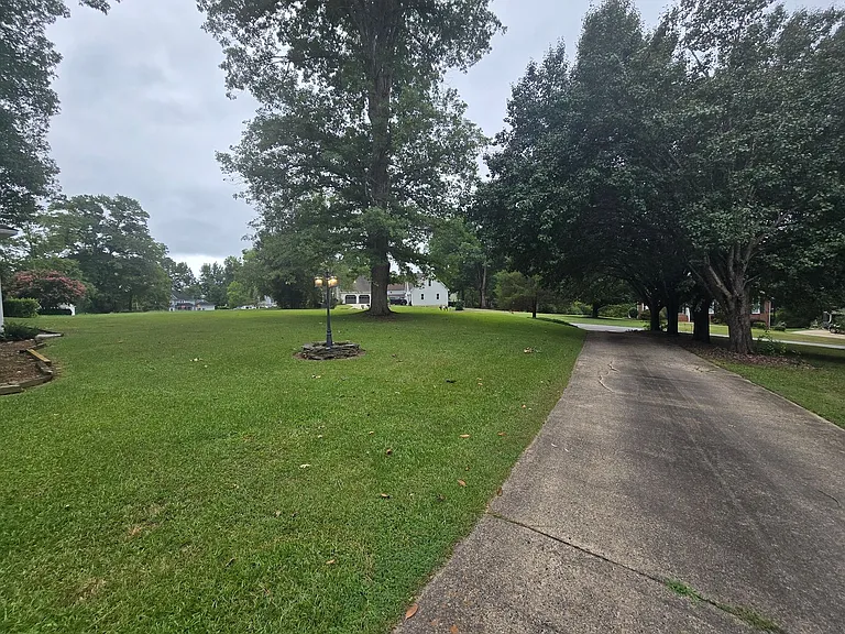 215 Mill Pond Rd — Photo 4