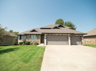1537 S Appomattox Ave, Republic, MO 65738