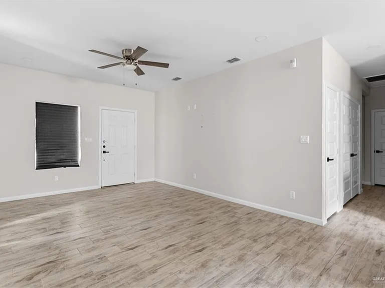 1233 Country Club Dr #1 — Photo 5