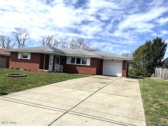 3rd image of 133 Grandview Dr