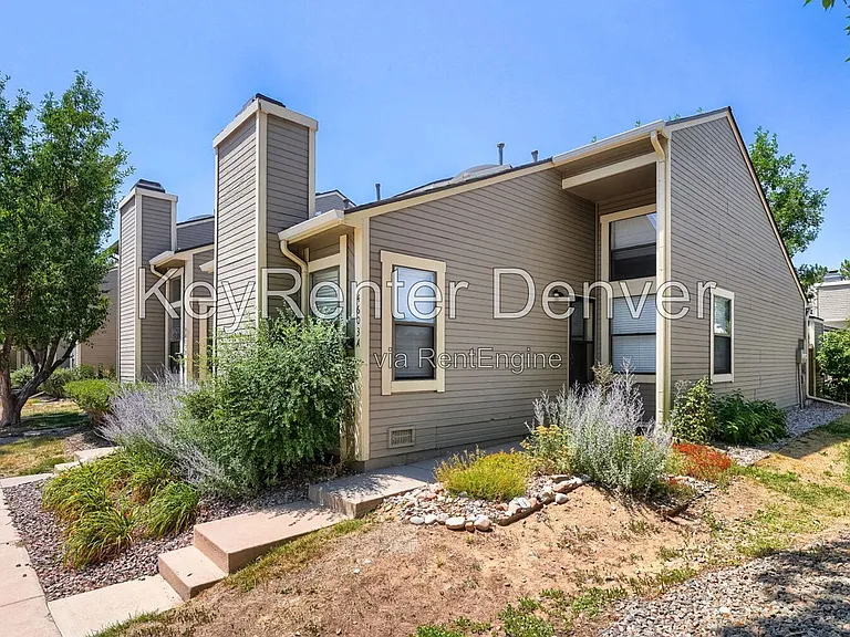 4603 S Fraser Ct — Photo 2