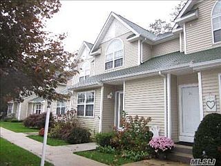 1st image of 22 Heckscher Spur Dr
