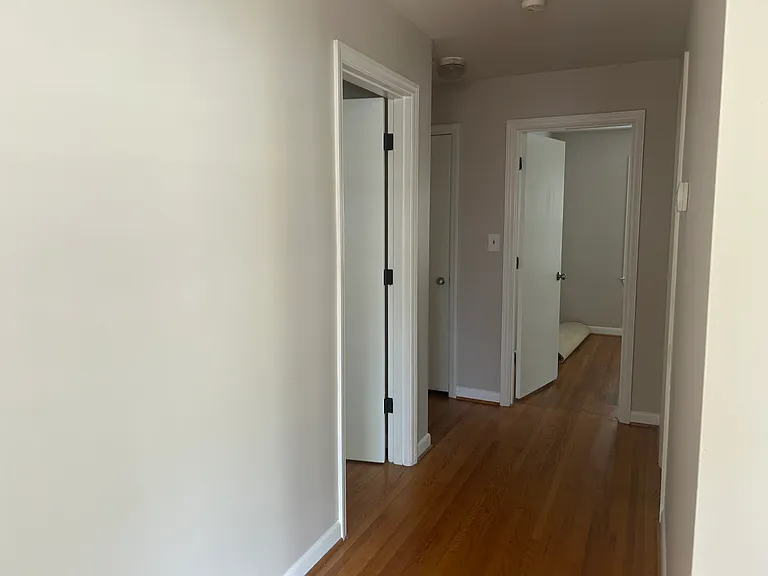 1626 Larkin St — Photo 4