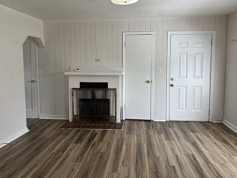 2915 Jensen St NE — Photo 2