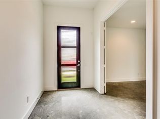 5872 E Post Oak Ln, Houston, TX 77055