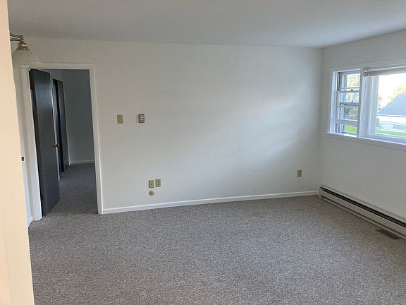 2nd image of 2 Hill St APT 2