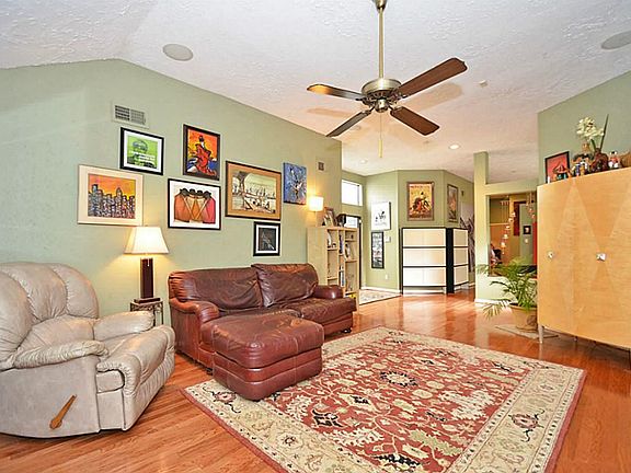 CUSTOM PAINT HIGH CEILINGS