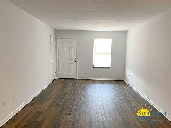 3rd image of 3250 Redwood Ln #C31a2caea