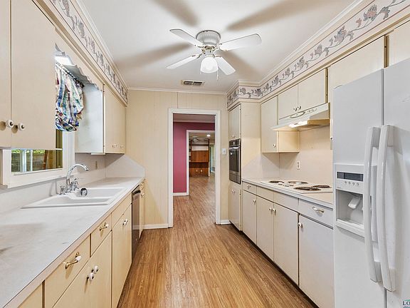 3rd image of 2907 Royal Dr