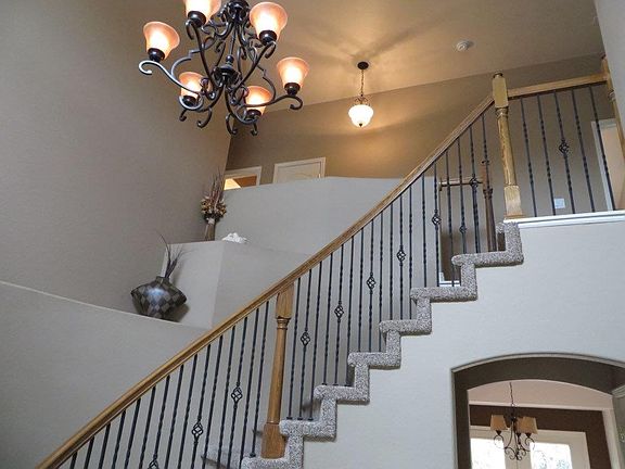 Welcome Home! 2-Story Foyer!
