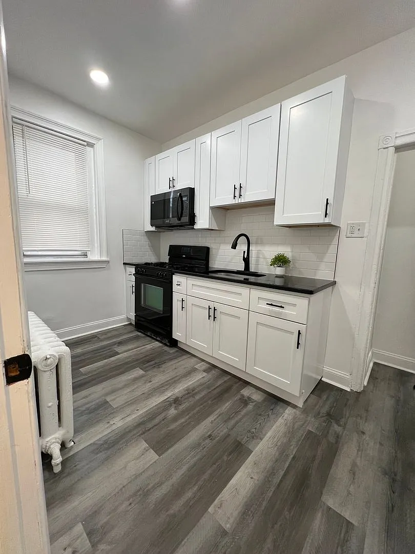 Locust St 6101 — Photo 1