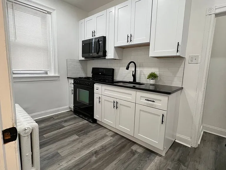 Locust St 6101 — Photo 1
