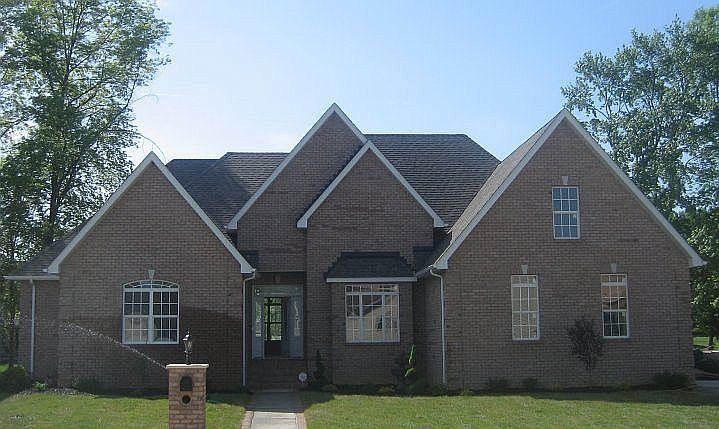 1st image of 297 Glen Oaks Ct