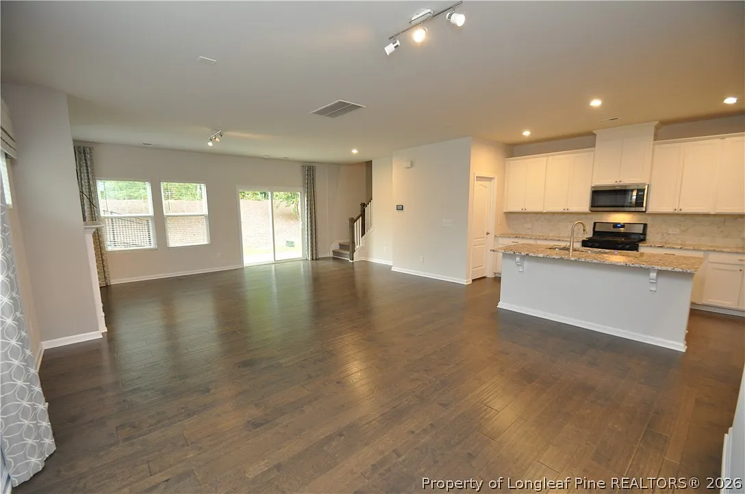 3 bed, 2.5 bath, $2,390 — Photo 3