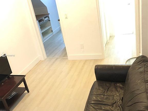 2nd image of 8340 Crespi Blvd APT 19